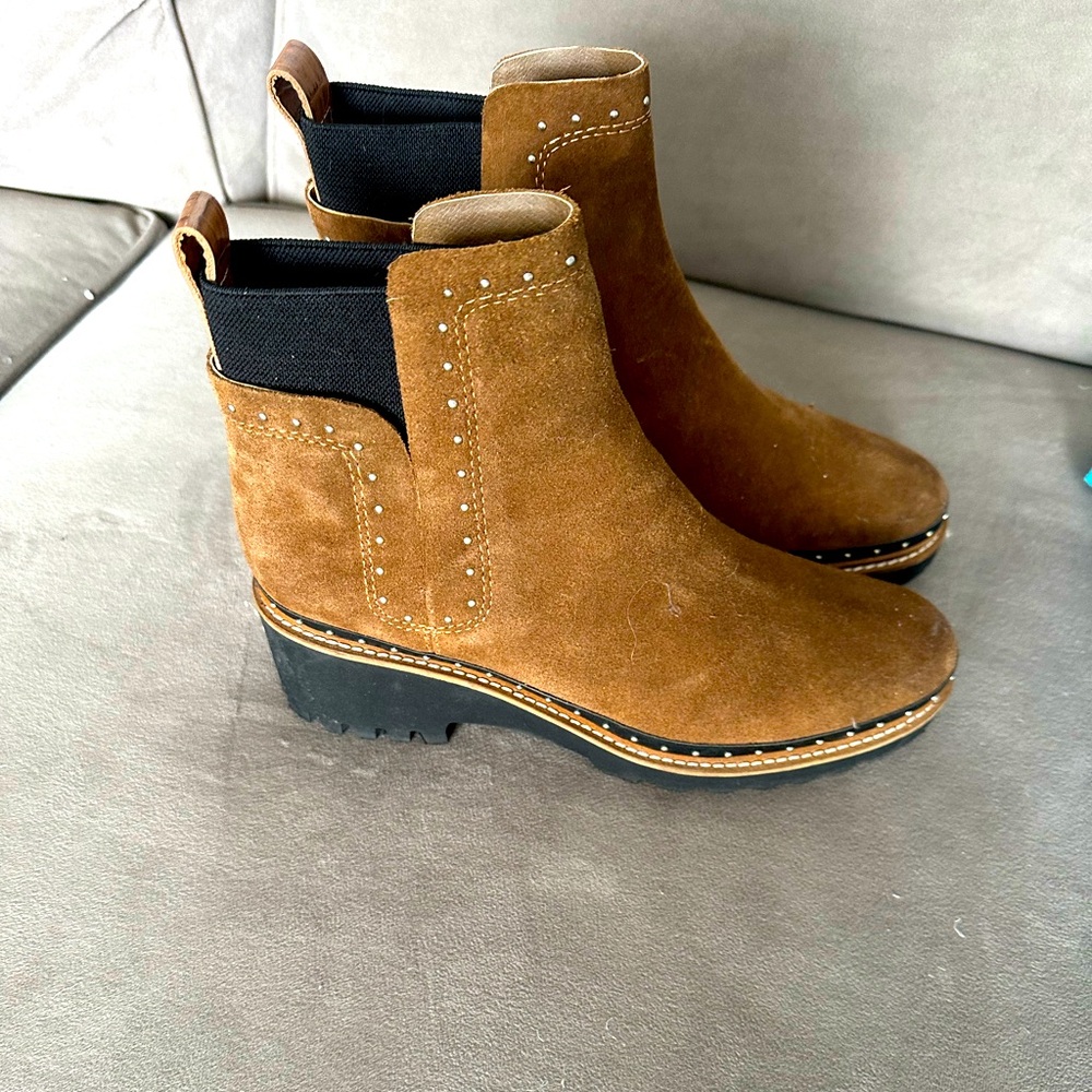 Dolce Vita brown booties